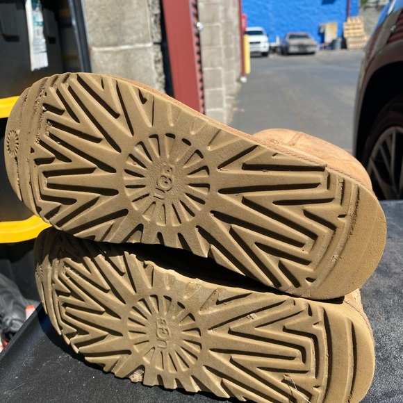 UGG CLASSIC SHORT II CHESTNUT SUEDE SHEEPSKIN WATERPROOF WOMENS BOOTS Size 6 - Picture 10 of 10